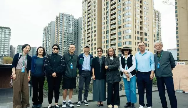 周迅陈可辛时隔21年再合作《明天，会更好》开机 _ 现场图